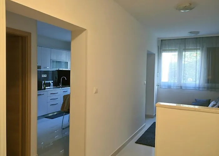 Апартаменти Petra *