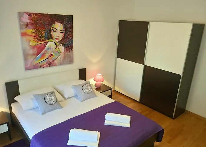 Апартаменти Petra